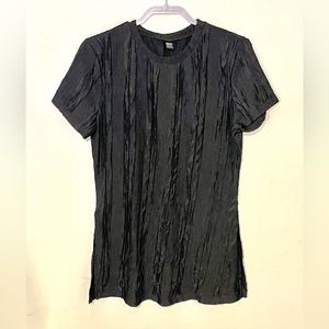 SKUE black short sleeved t-shirt. Size XL(12). EUC.